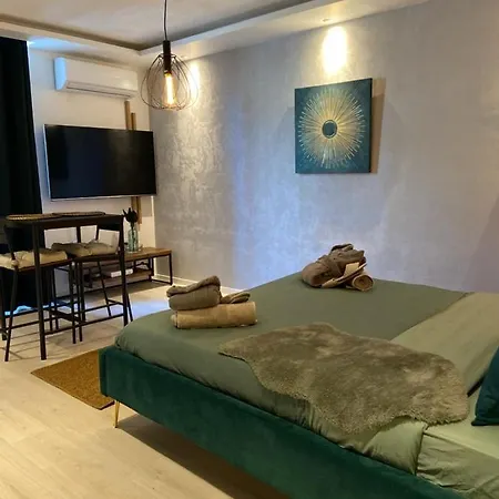 Apartment La Splenzia Jacuzzi Wifi Clim *